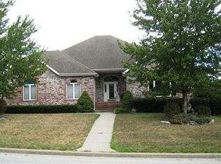 2130 S Pin Oak Dr, Springfield, MO 65809