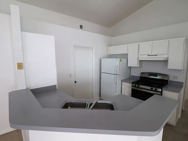 7616 Pine Nest Ct — Photo 9