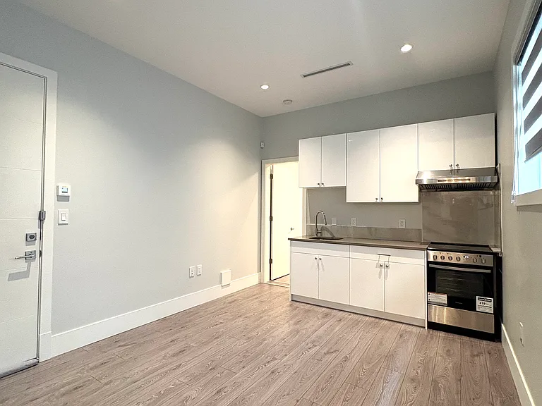 7400 Schaefer Ave #101 — Photo 4