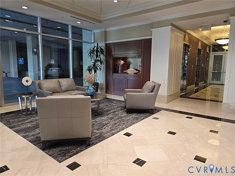 301 Virginia St #U1702 — Photo 2