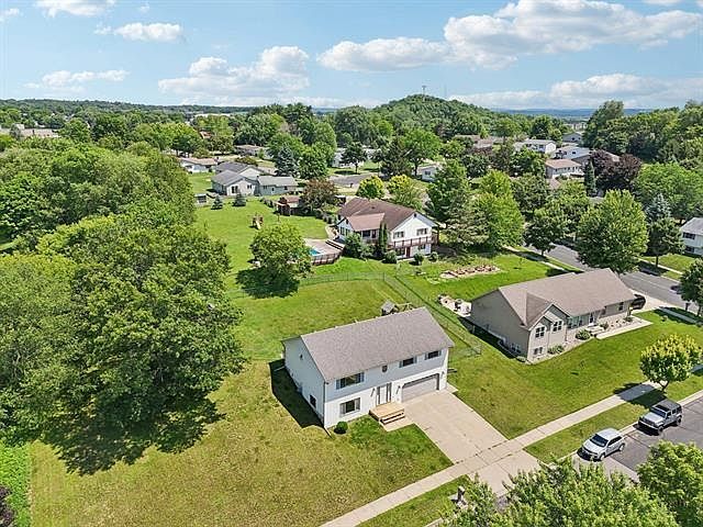 1st image of 1922 Amanda Dr