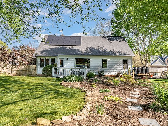3rd image of 603 Orchard Pl