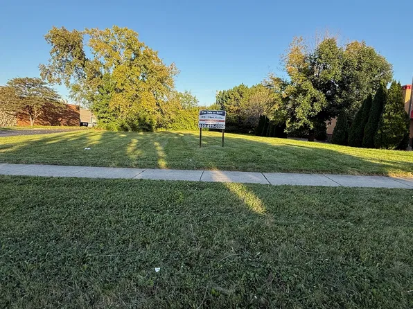 4671 Old Tavern Rd, Lisle, IL 60532