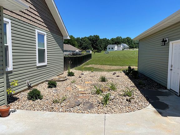 5th image of 125 Old Bloomfield Rd