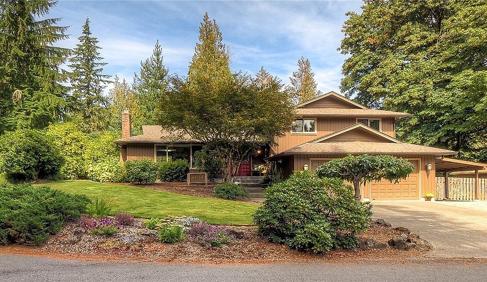 1st image of 4604 Claridge Dr SE