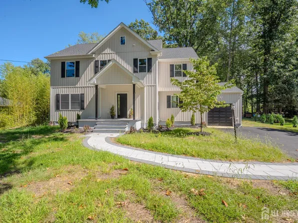 290 Fresh Ponds Rd S, Brunswick, NJ 08852