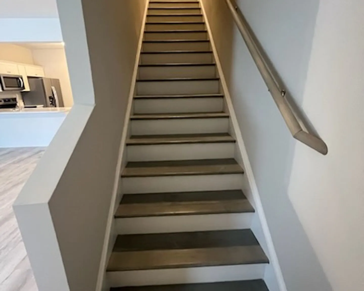 2br/2.5ba Townhomes Limit Time Only 200 Off First Months Rent — Photo 1