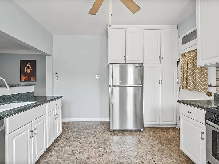 906 Oakton St #2 — Photo 14