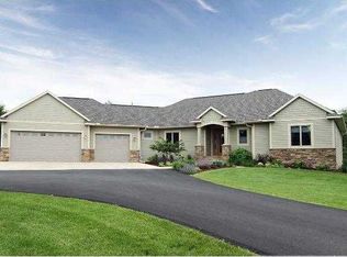 846 Wyldwood Ln, Hudson, WI 54016