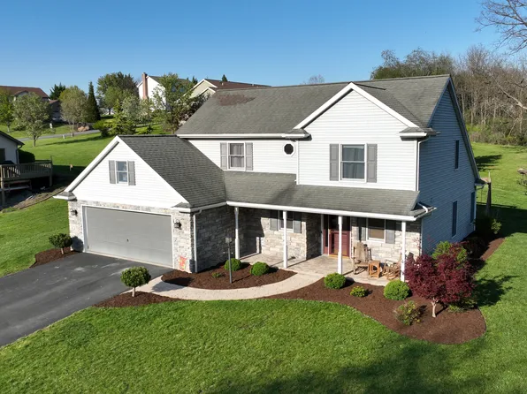 105 Buckingham Dr, Chambersburg, PA 17201