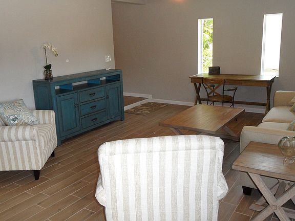 3rd image of 189 Curlew St