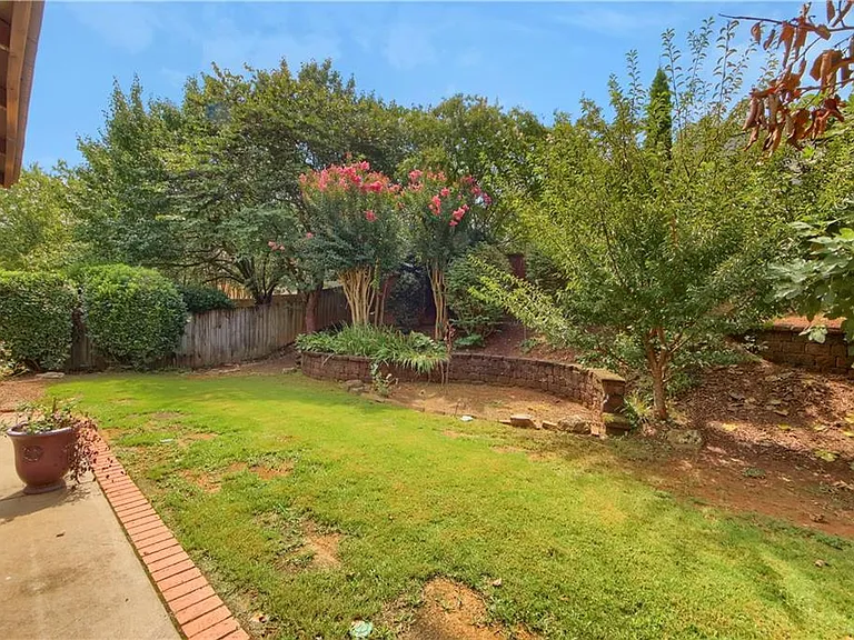 312 Declaire Way NE — Photo 20