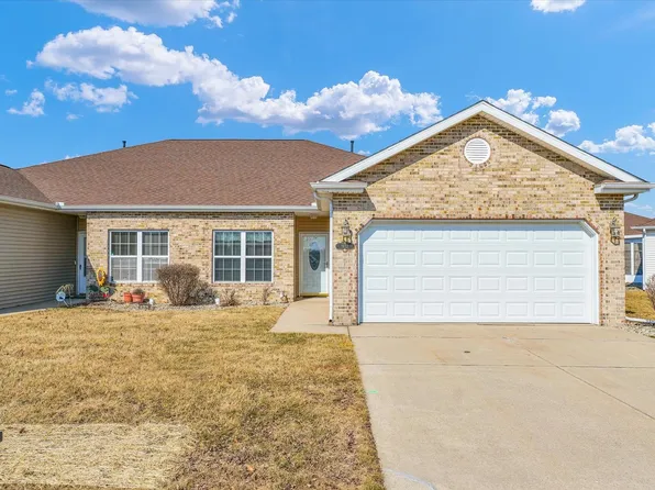 1932 S Prairie Winds Dr, Urbana, IL 61802