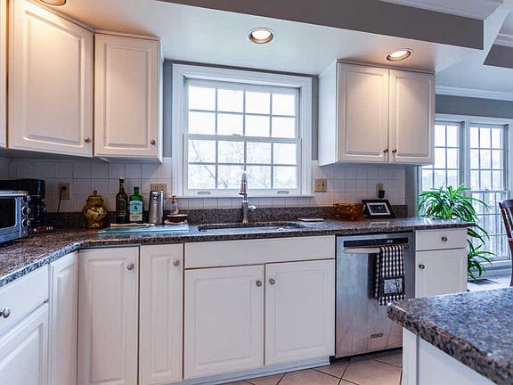 5th image of 7225 Canmore Ln