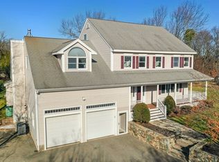 9 Foley Rd, Woburn, MA 01801