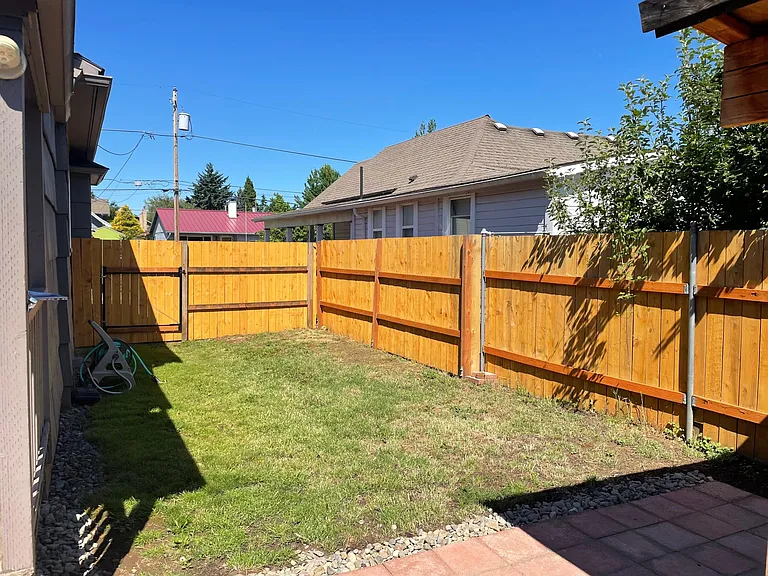NE 72nd Ave — Photo 9