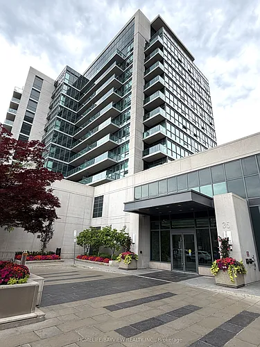 35 Brian Peck Cres Photo 1