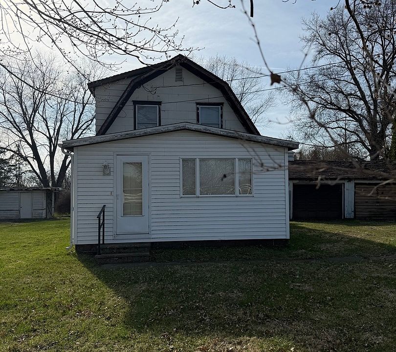 1st image of 2403 Deets Rd