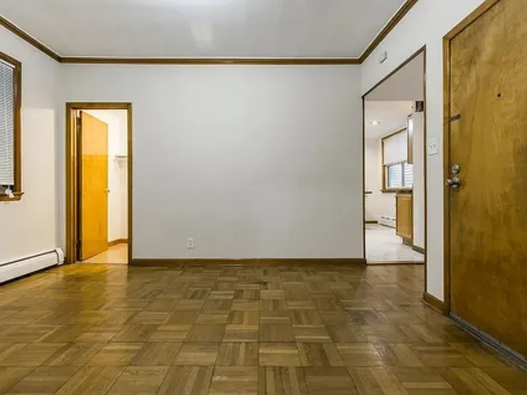 81 E 24th St #1-R — Photo 2