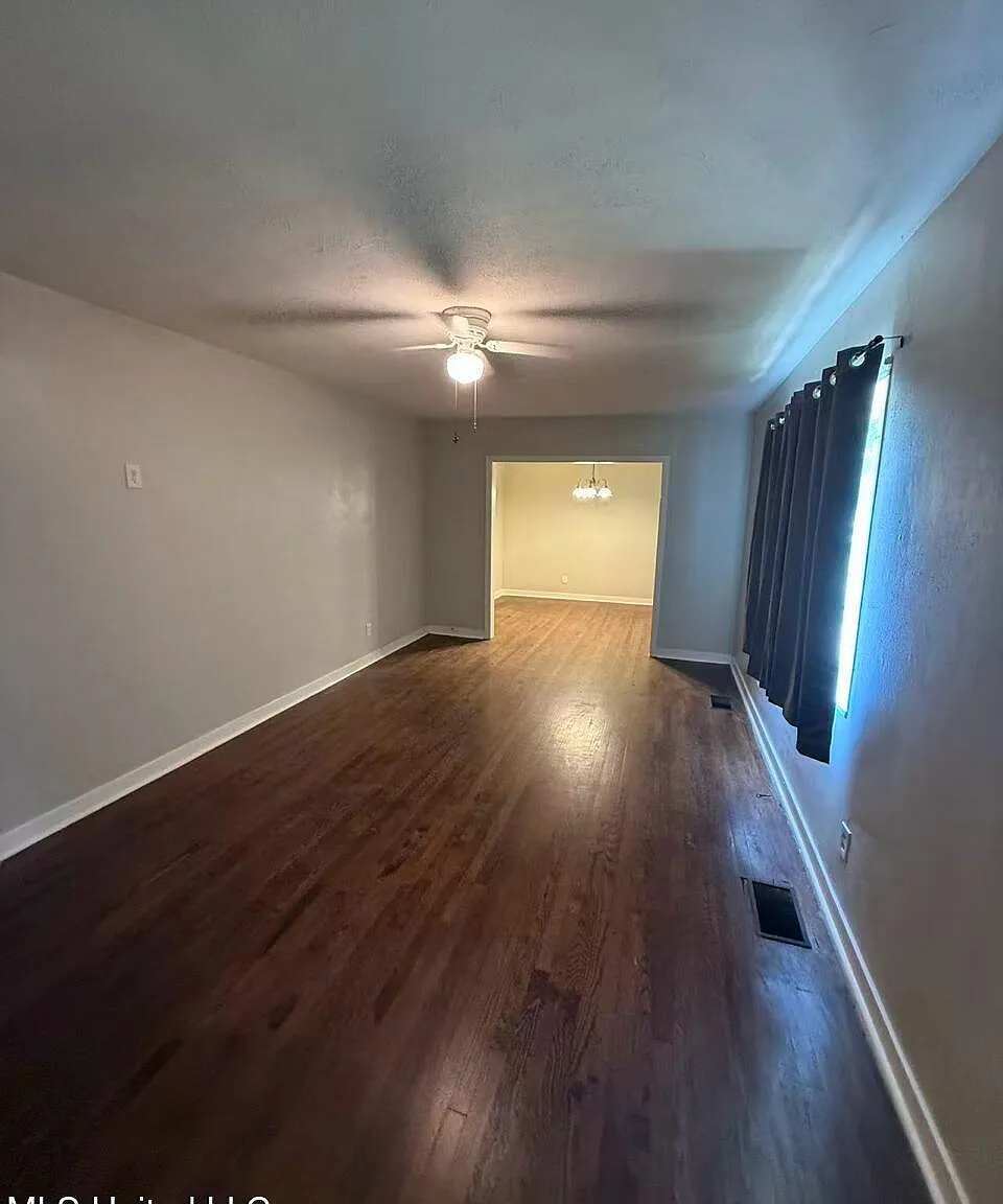 4 bed, 1.5 bath, 1588 sqft, $1,550 — Photo 4