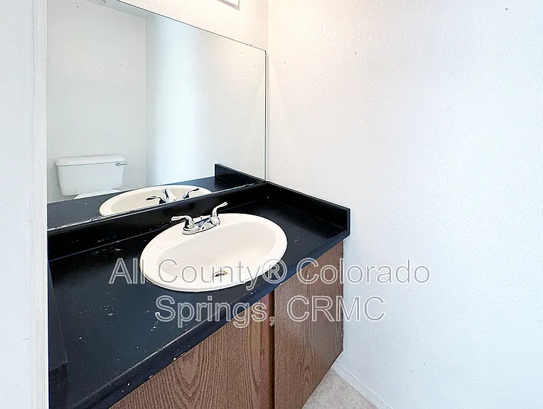 347 W Iowa Ave — Photo 8