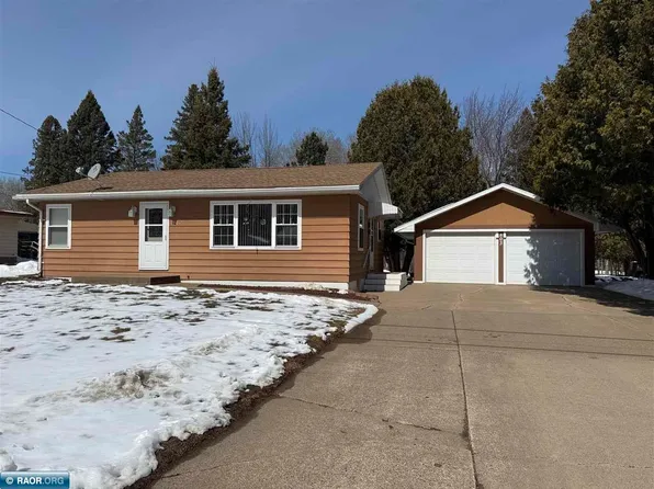 1803 E 39th St, Hibbing, MN 55746