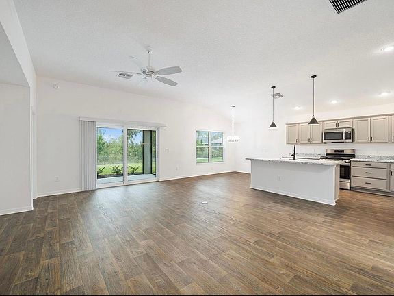 4th image of 4086 Burgess Dr