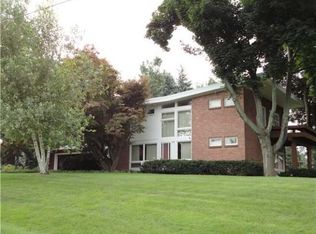 8905 Hurlburt Ln, Clarence, NY 14031