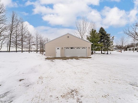 3rd image of 41341 Ravines Edge Way