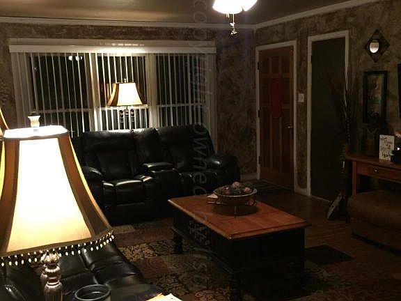 3rd image of 1813 N Sumner St