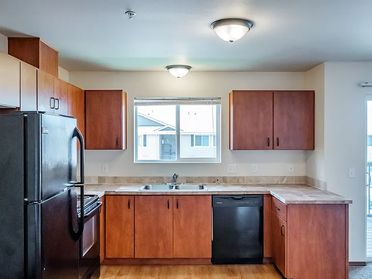 Newcastle Place Apartments — Photo 17