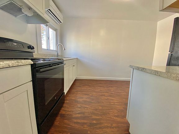 2nd image of 432 Albany Ave