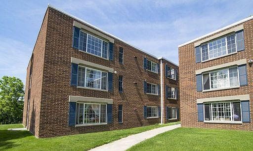 1st image of 40 Wilcox Ln #F8fcc37be