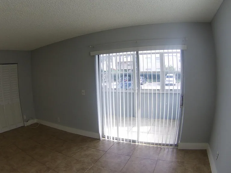 258 Normandy F — Photo 16