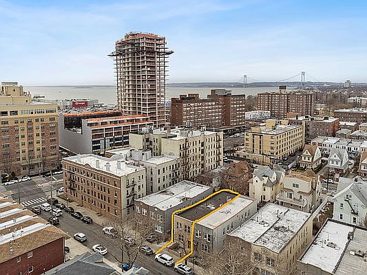 2nd image of 224 Bay 34 St #1