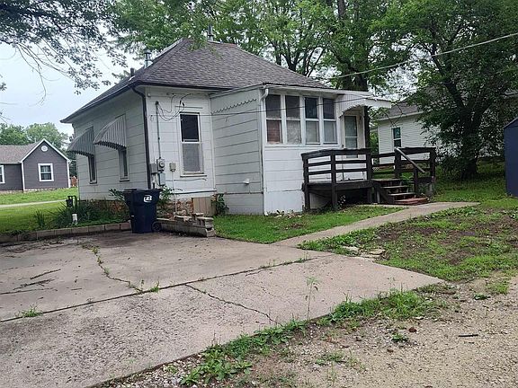 2nd image of 627 W 3rd St