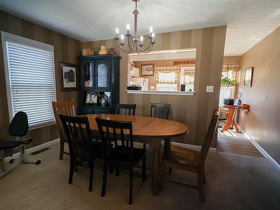 5th image of 1717 Pleasant Way