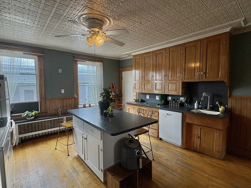 190 East Ave #2