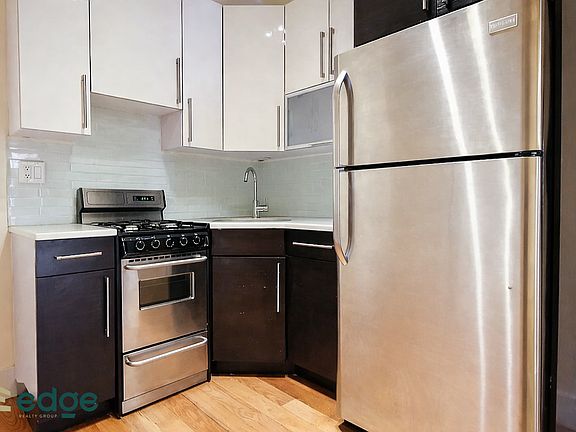 2nd image of 136 Kingsland Ave APT 2R