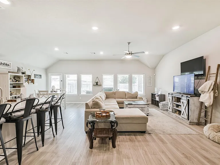18906 Sorrento Point Dr — Photo 15
