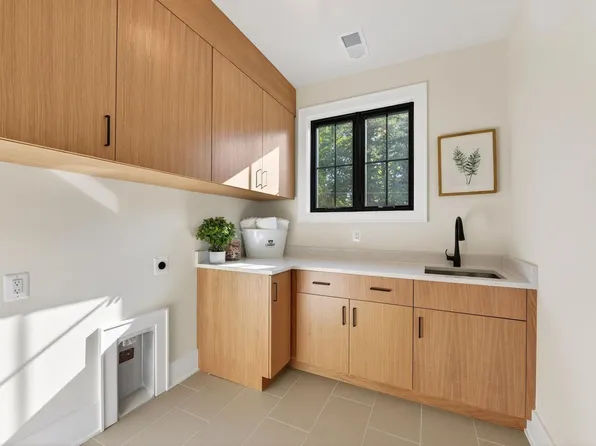 Luxury Home - Seven Baths, Zero Sharing Plan, PCI -20016
