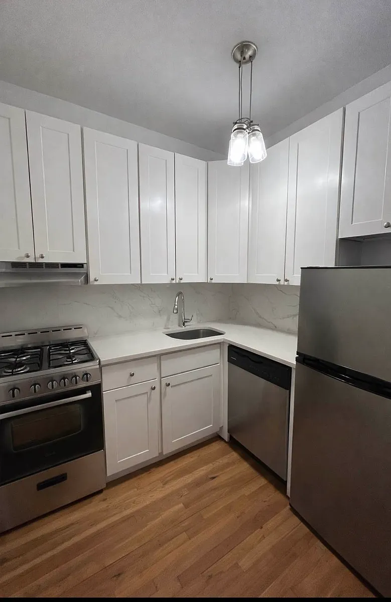 Building Photo - 11 Maiden Ln #4A