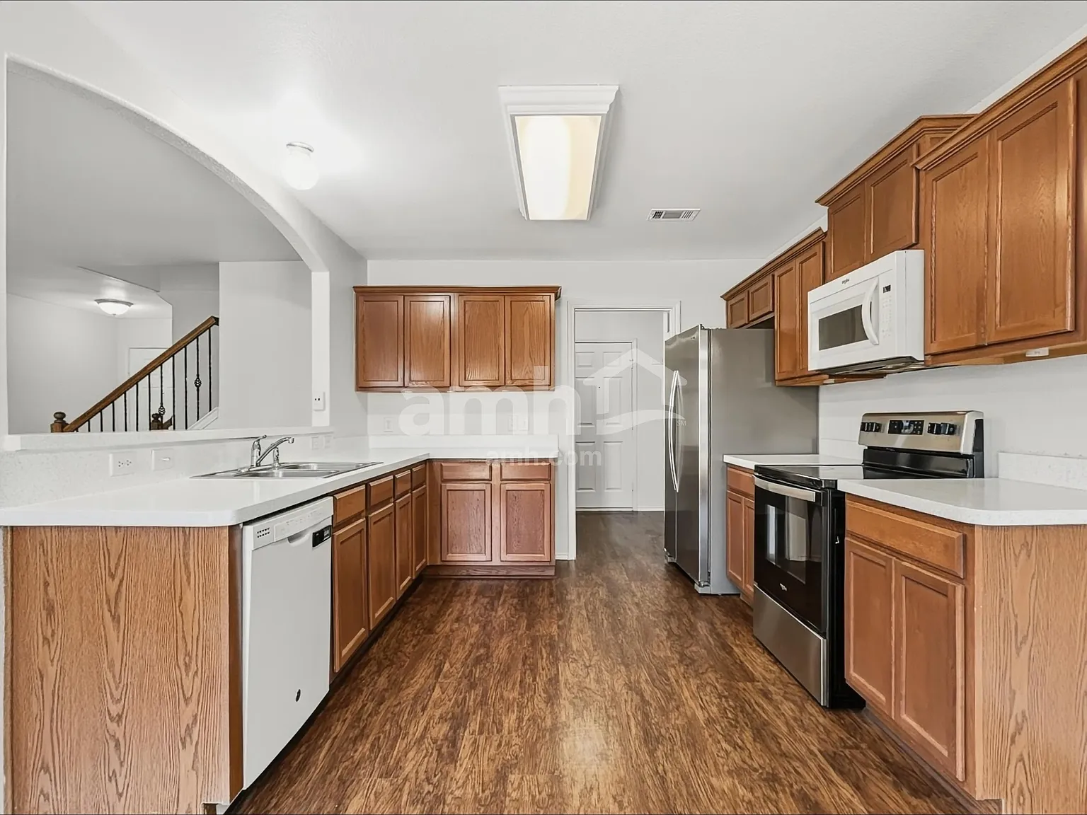 4 bed, 2.5 bath, 2223 sqft, $2,340 — Photo 3