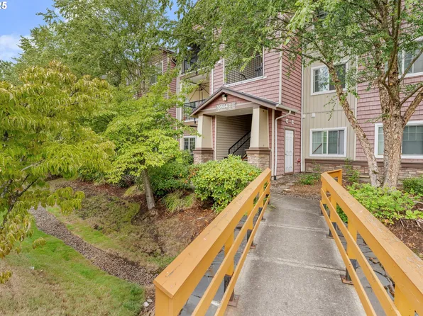 10664 NE Holly St #104, Hillsboro, OR 97006