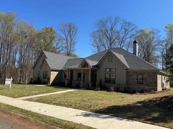1652 Red Cedar Rd, Commerce, GA 30530
