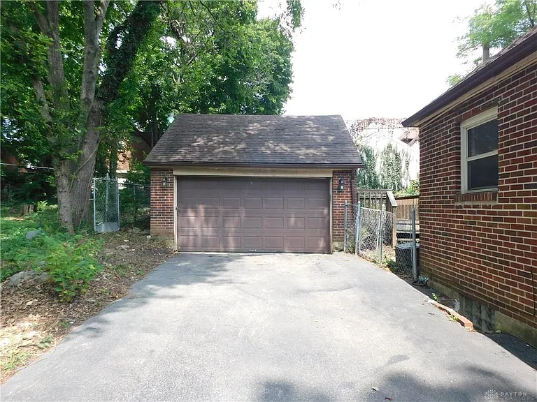 825 Audrey Pl — Photo 3