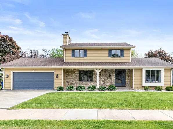 1405 Eugene St, Menasha, WI 54952