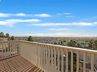 55 Anair Way, Oakland, CA, 94605