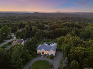 10 Crestview Drive, Pleasantville, NY 10570