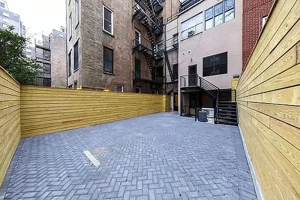 Rented by REAL New York | media 20